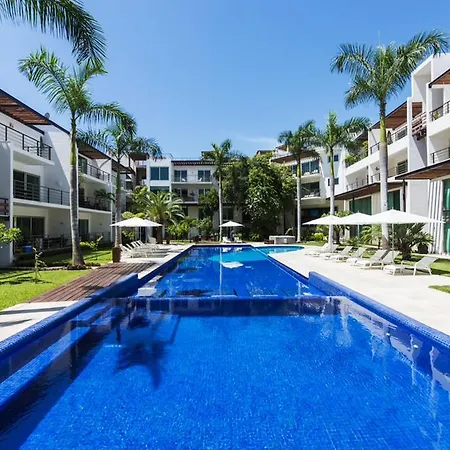 Luxurious & Central Condo In Playa Steps From The Beach