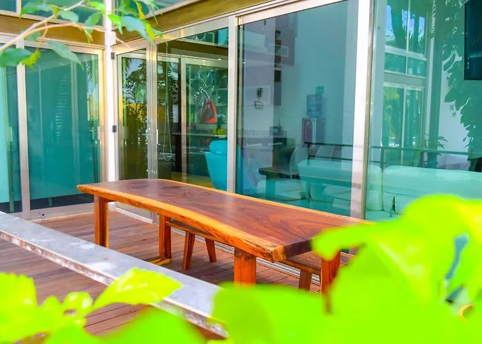 Luxurious & In Playa Steps From The