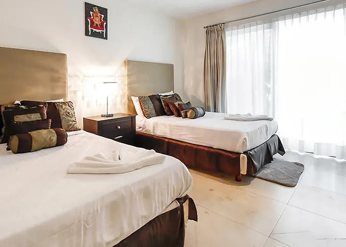 Luxurious & In Playa Steps From The *