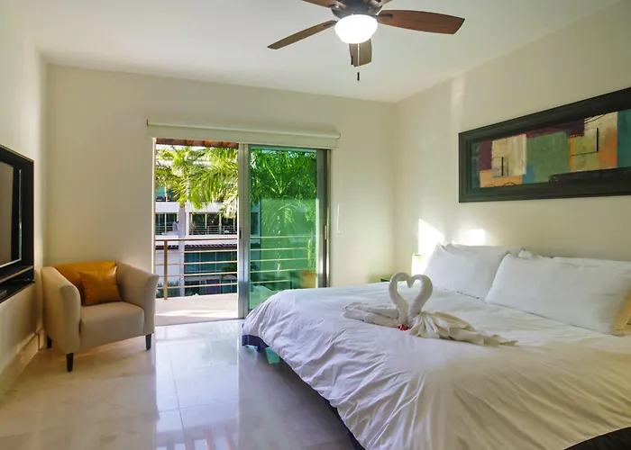 Luxurious & In Playa Steps From The Playa del Carmen