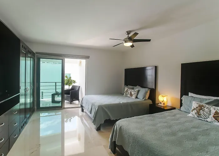 Luxurious & In Playa Steps From The Playa del Carmen