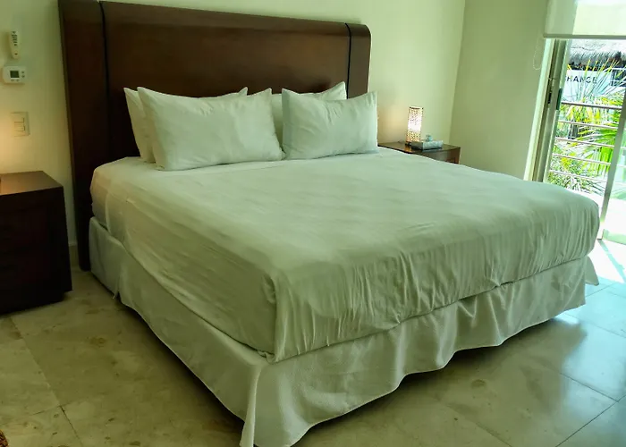 Luxurious & In Playa Steps From The Apartamento *