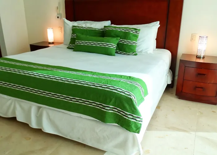 Luxurious & In Playa Steps From The Playa del Carmen