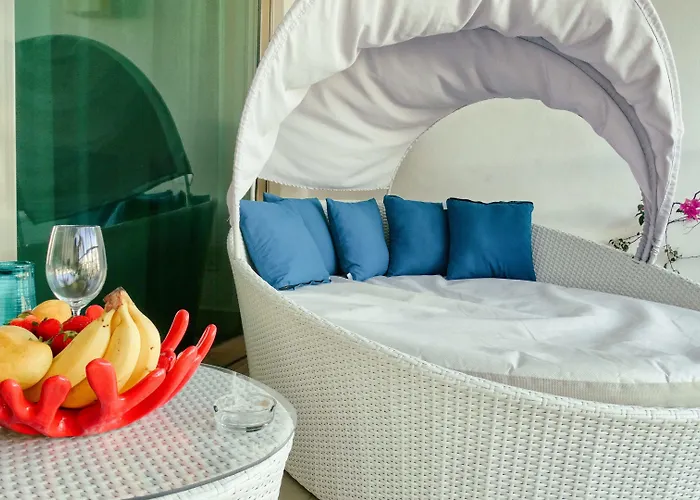 Luxurious & In Playa Steps From The *