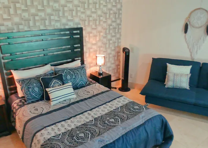 Luxurious & In Playa Steps From The *