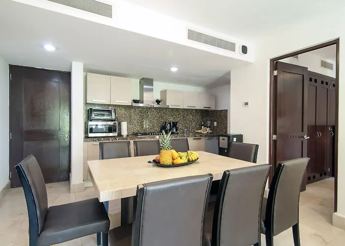 Luxurious & In Playa Steps From The Apartamento Playa del Carmen