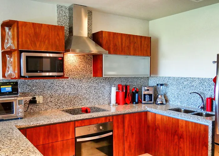 Apartment Luxurious & In Playa Steps From The *