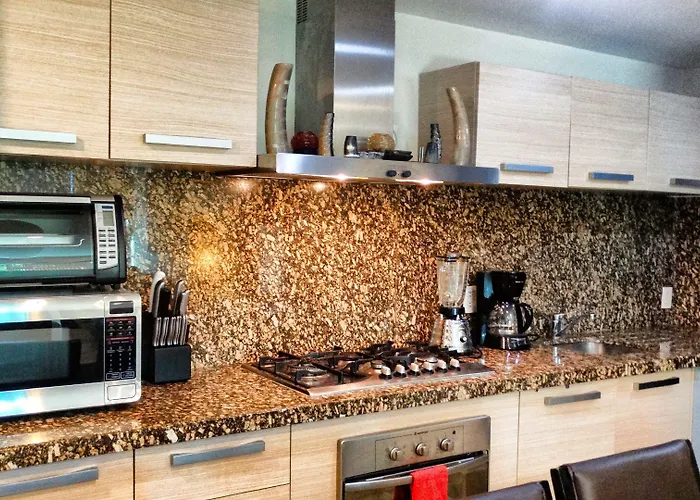 Apartamento Luxurious & In Playa Steps From The