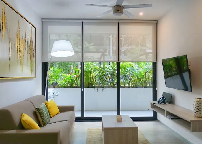 Luxurious & In Playa Steps From The * Playa del Carmen