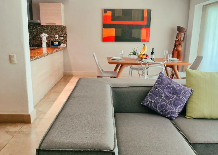 Luxurious & In Playa Steps From The *