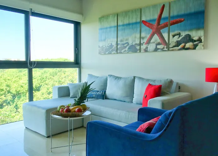 Luxurious & In Playa Steps From The Playa del Carmen