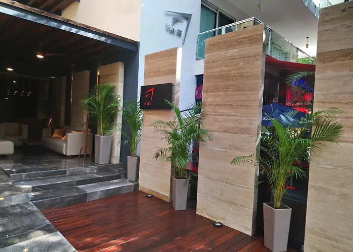 Luxurious & In Playa Steps From The Playa del Carmen