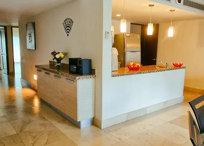 Luxurious & In Playa Steps From The *